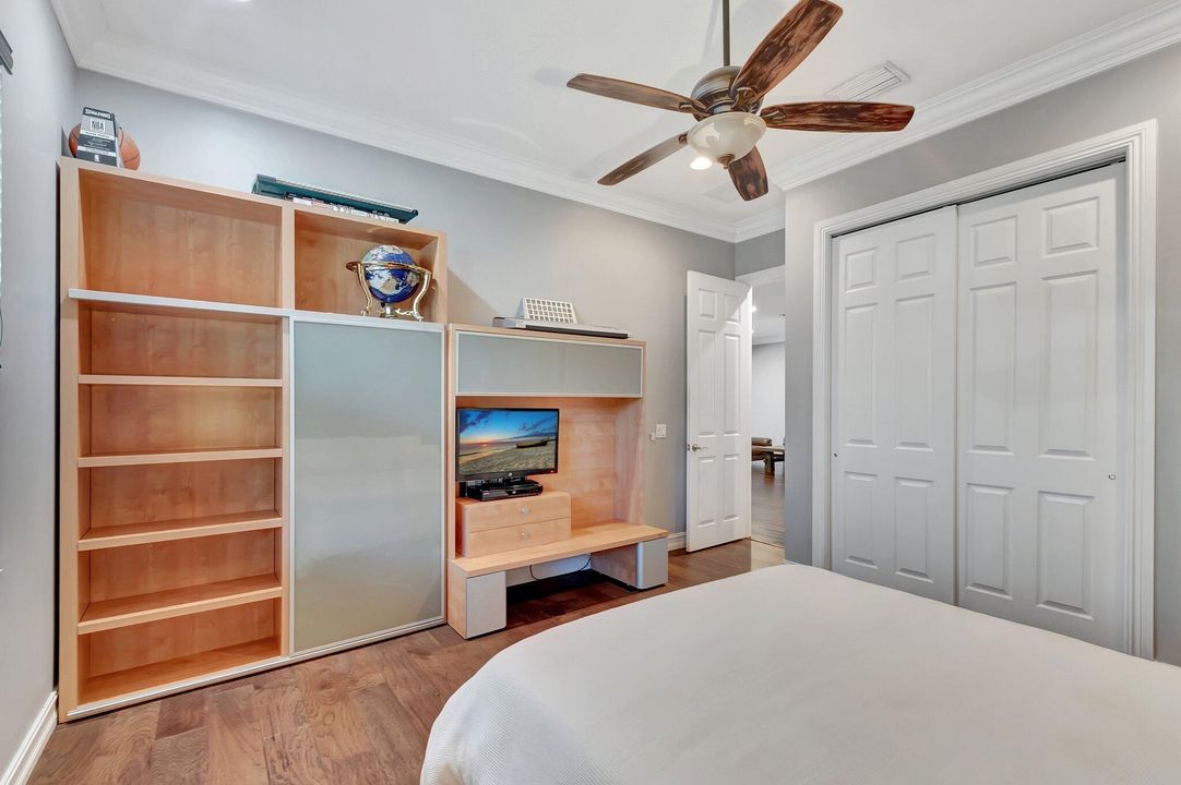 For Sale: $1,625,000 (5 beds, 5 baths, 4331 Square Feet)