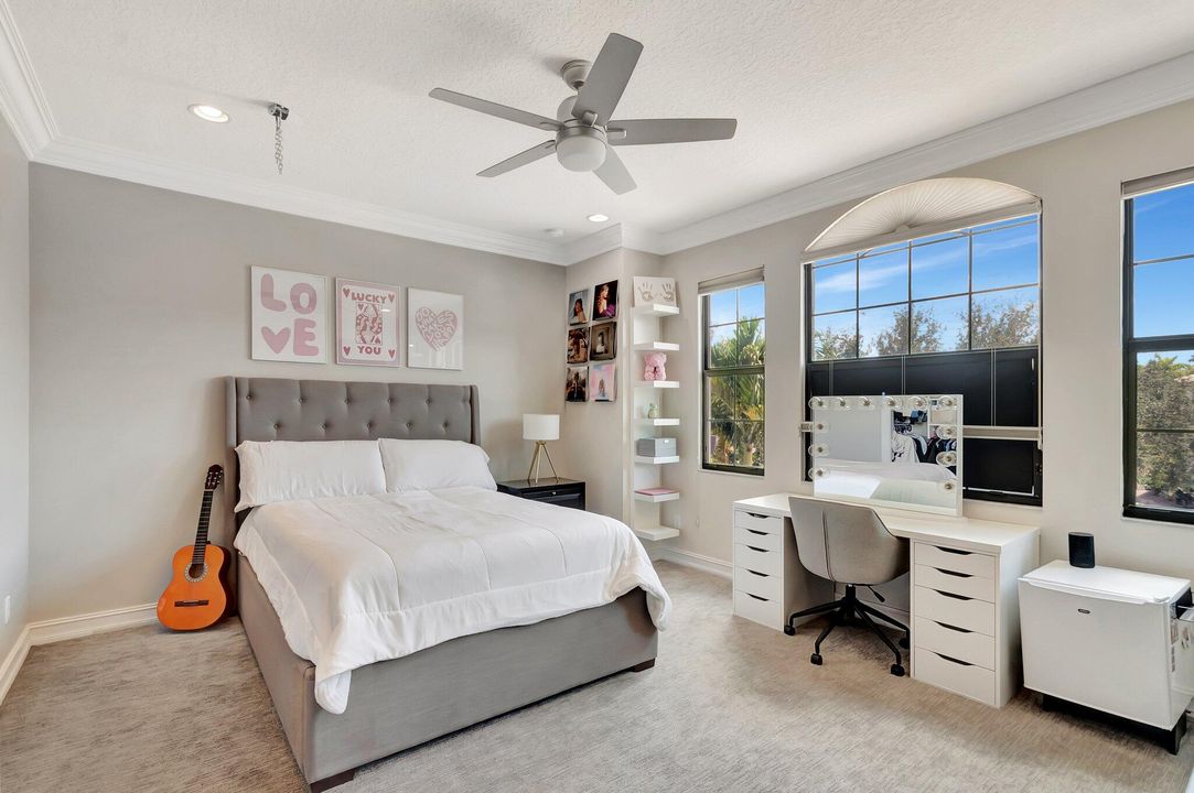 For Sale: $1,625,000 (5 beds, 5 baths, 4331 Square Feet)