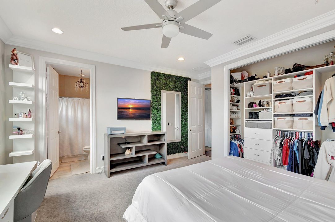 For Sale: $1,625,000 (5 beds, 5 baths, 4331 Square Feet)