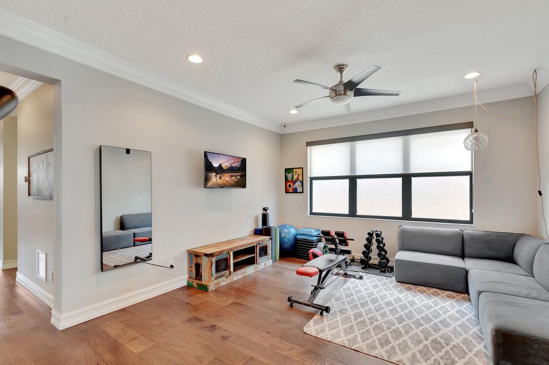 For Sale: $1,625,000 (5 beds, 5 baths, 4331 Square Feet)