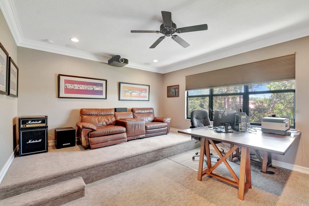 For Sale: $1,625,000 (5 beds, 5 baths, 4331 Square Feet)