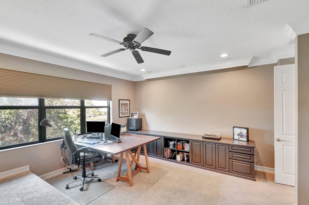 For Sale: $1,625,000 (5 beds, 5 baths, 4331 Square Feet)