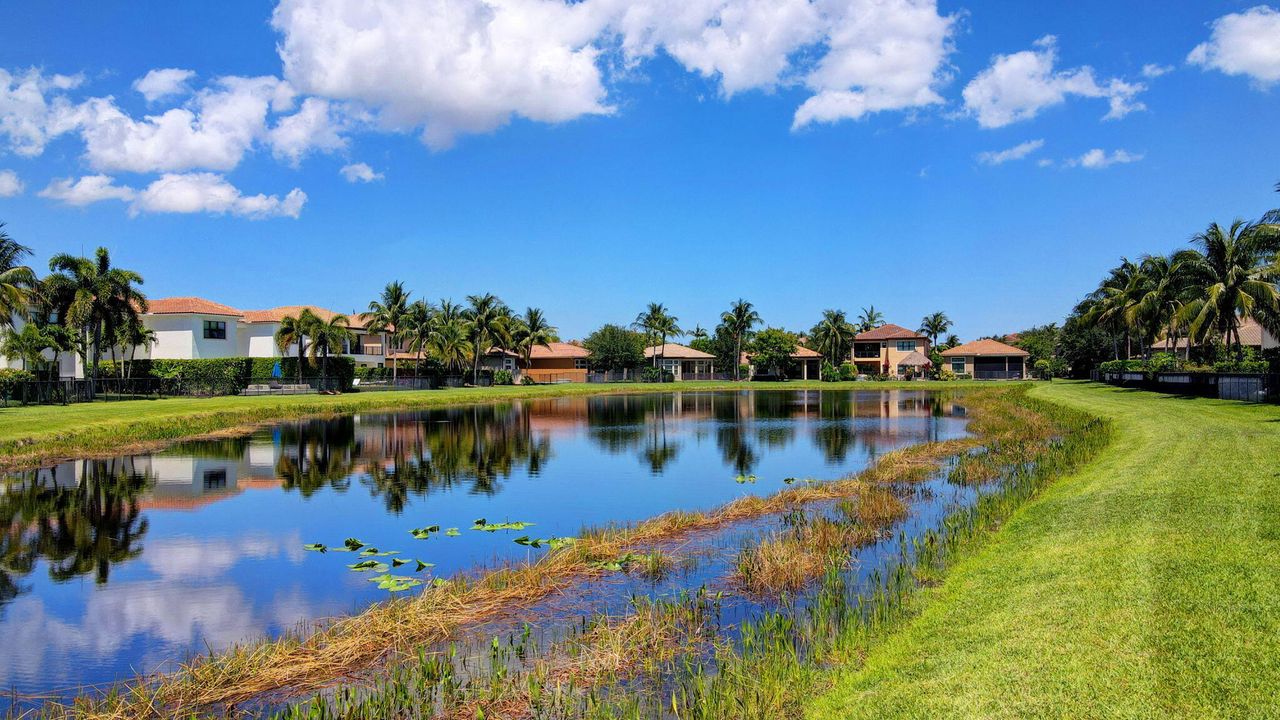 For Sale: $1,625,000 (5 beds, 5 baths, 4331 Square Feet)