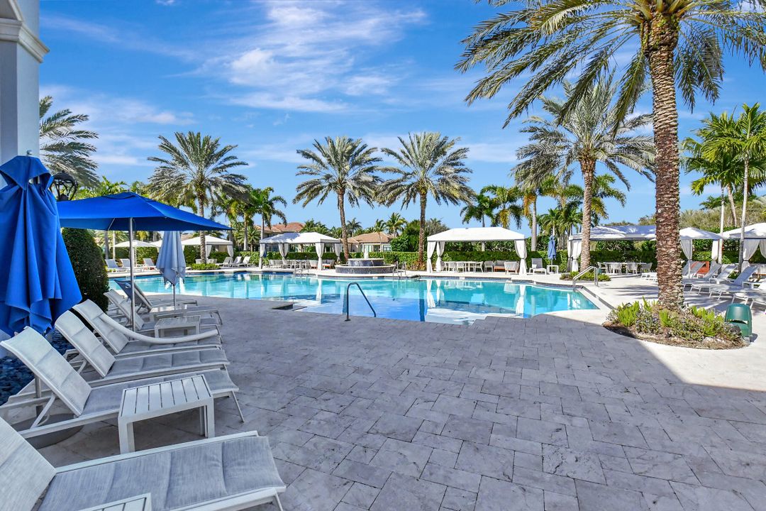 For Sale: $1,625,000 (5 beds, 5 baths, 4331 Square Feet)