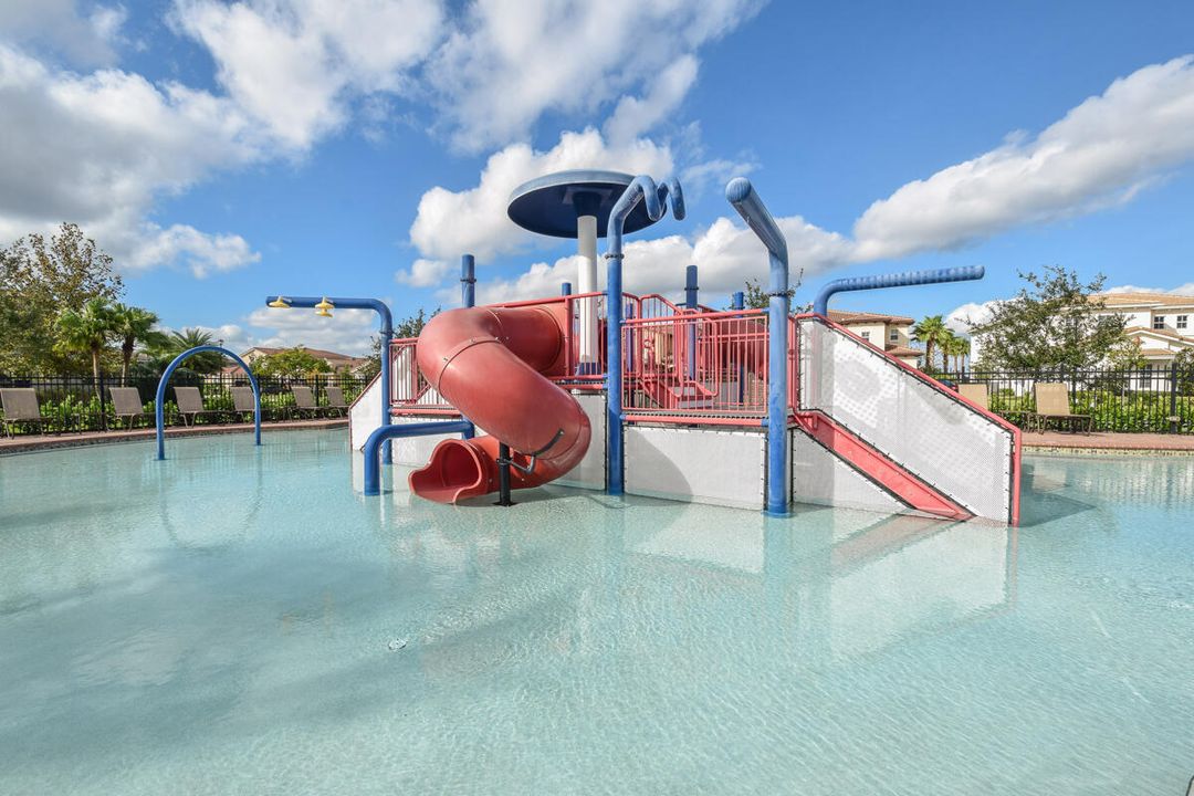 出租: $6,750 (4 贝兹, 2 浴室, 2334 平方英尺)