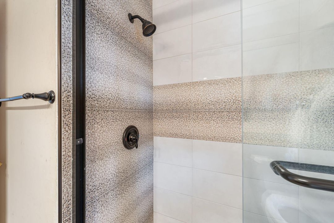 For Sale: $499,999 (3 beds, 2 baths, 1356 Square Feet)