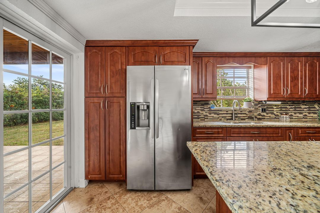 For Sale: $499,999 (3 beds, 2 baths, 1356 Square Feet)