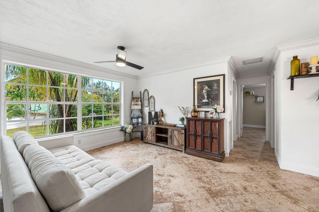 For Sale: $499,999 (3 beds, 2 baths, 1356 Square Feet)