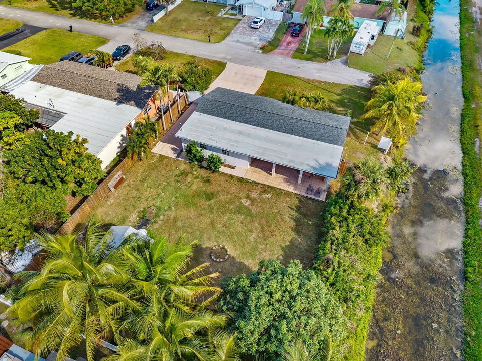 For Sale: $499,999 (3 beds, 2 baths, 1356 Square Feet)