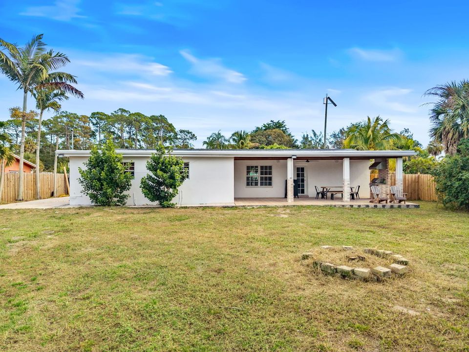 For Sale: $499,999 (3 beds, 2 baths, 1356 Square Feet)