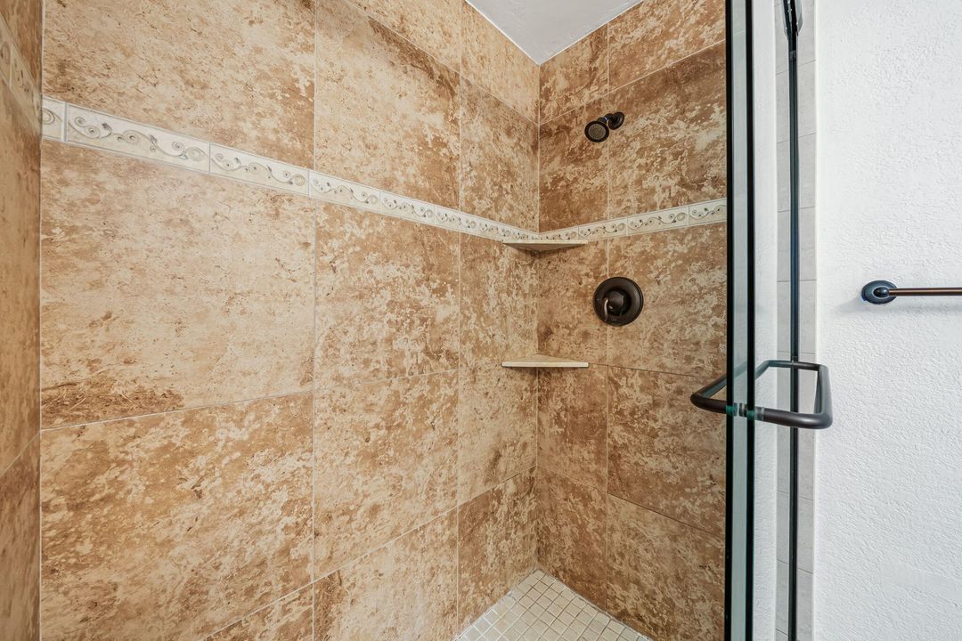 For Sale: $499,999 (3 beds, 2 baths, 1356 Square Feet)