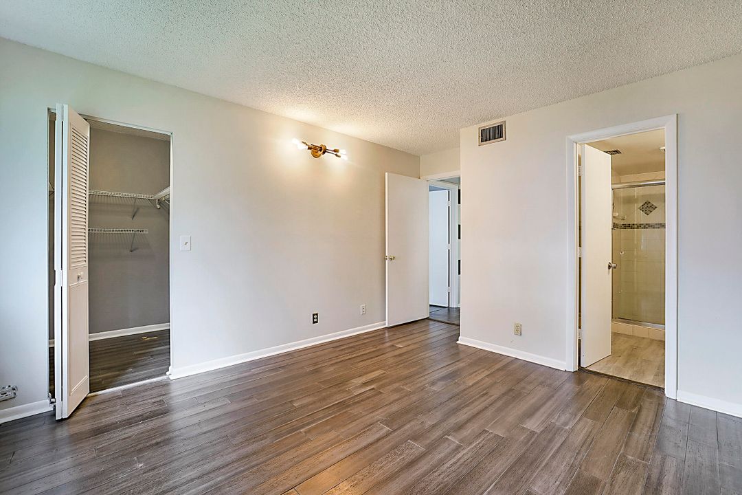For Sale: $220,000 (2 beds, 2 baths, 1115 Square Feet)