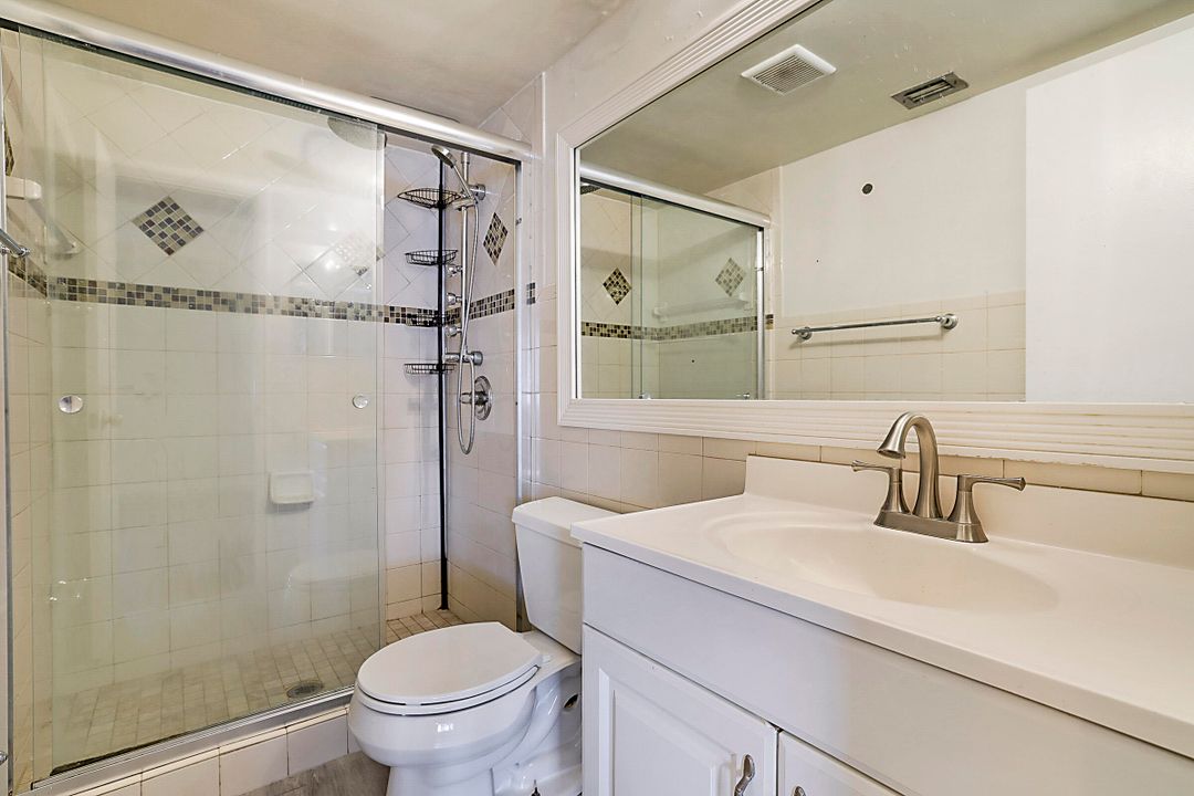 For Sale: $220,000 (2 beds, 2 baths, 1115 Square Feet)