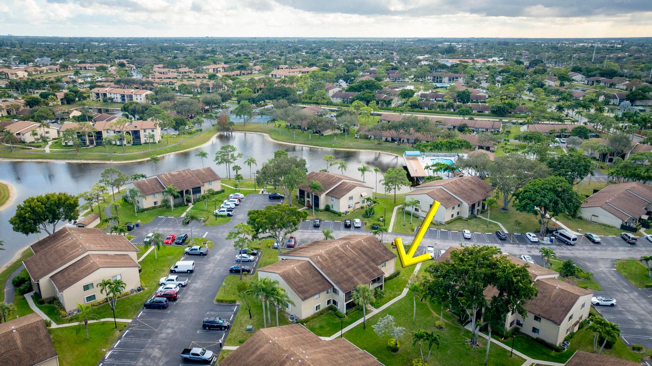 For Sale: $220,000 (2 beds, 2 baths, 1115 Square Feet)