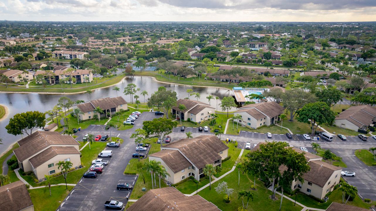 For Sale: $220,000 (2 beds, 2 baths, 1115 Square Feet)