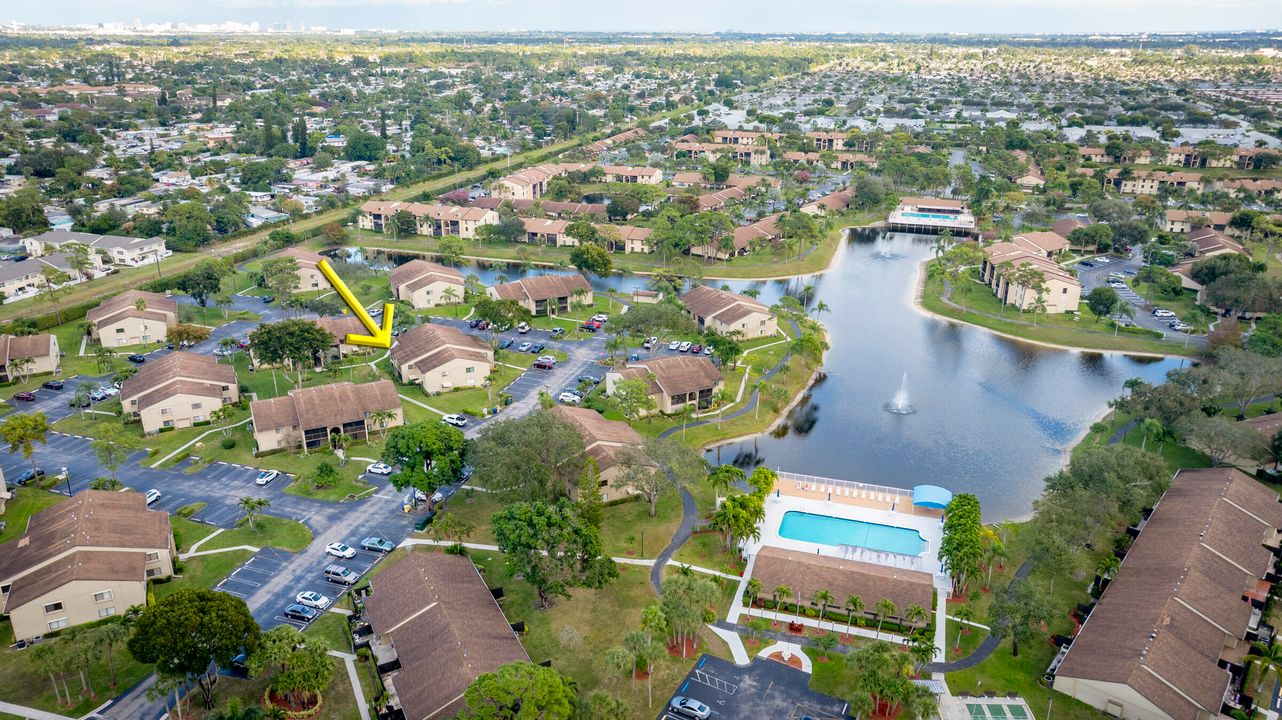 For Sale: $220,000 (2 beds, 2 baths, 1115 Square Feet)