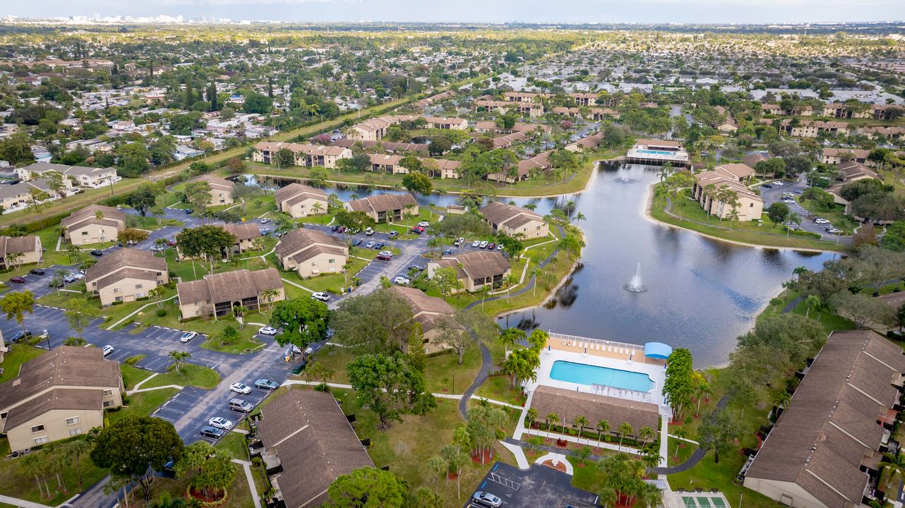 For Sale: $220,000 (2 beds, 2 baths, 1115 Square Feet)