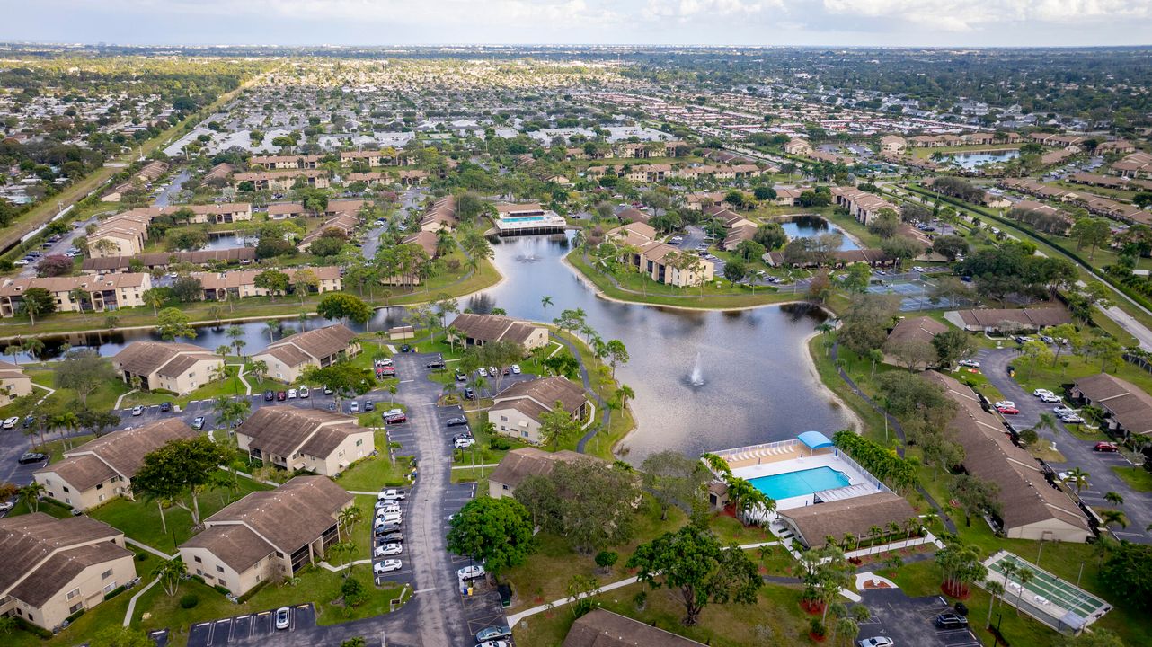 For Sale: $220,000 (2 beds, 2 baths, 1115 Square Feet)