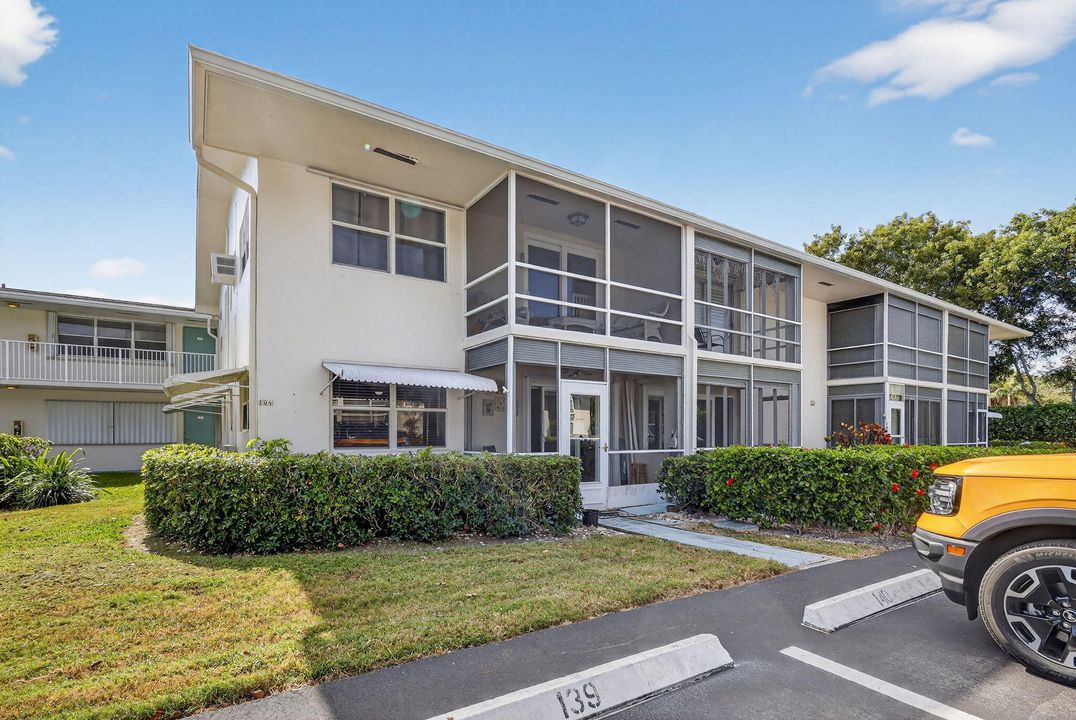 待售: $245,000 (2 贝兹, 1 浴室, 684 平方英尺)