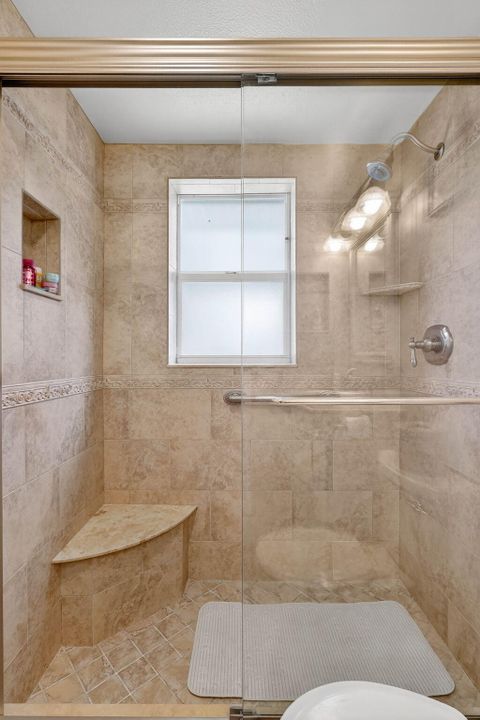 待售: $245,000 (2 贝兹, 1 浴室, 684 平方英尺)