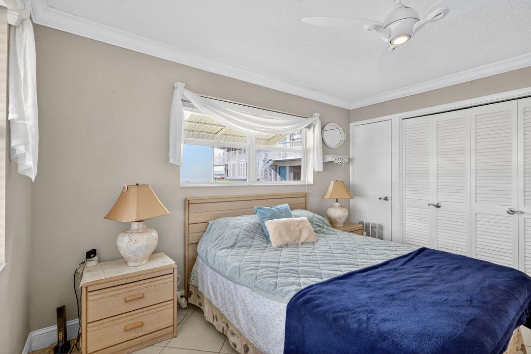 待售: $245,000 (2 贝兹, 1 浴室, 684 平方英尺)