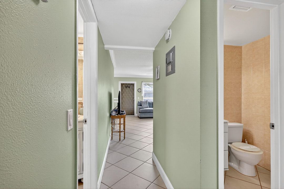 待售: $245,000 (2 贝兹, 1 浴室, 684 平方英尺)