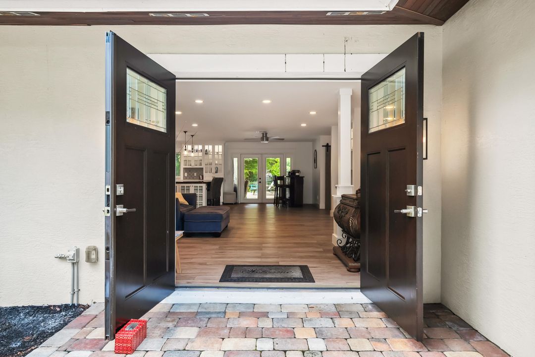 For Sale: $1,189,000 (3 beds, 2 baths, 2261 Square Feet)