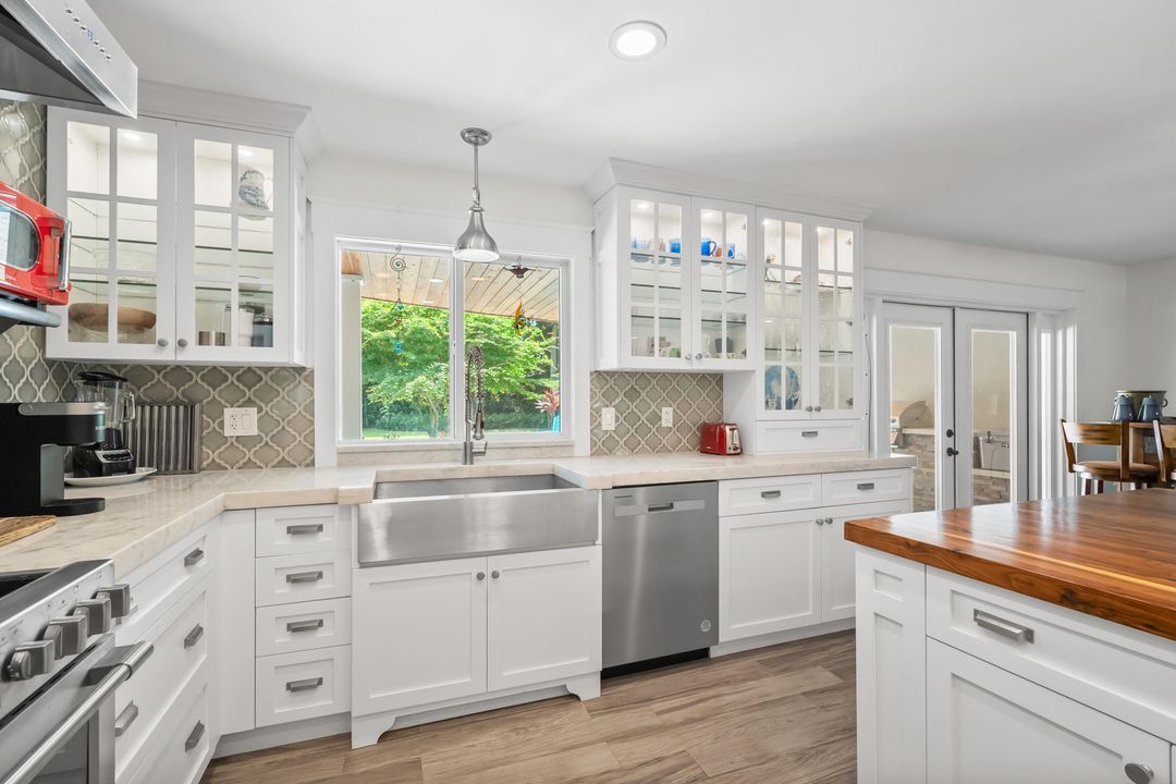 For Sale: $1,189,000 (3 beds, 2 baths, 2261 Square Feet)