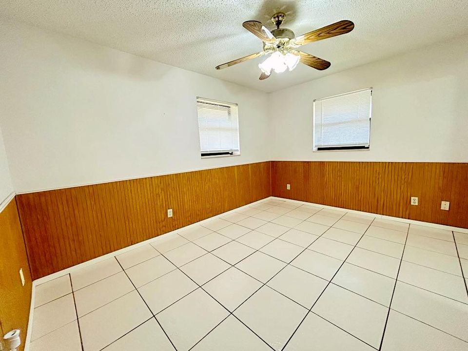 For Sale: $385,000 (2 beds, 2 baths, 2105 Square Feet)