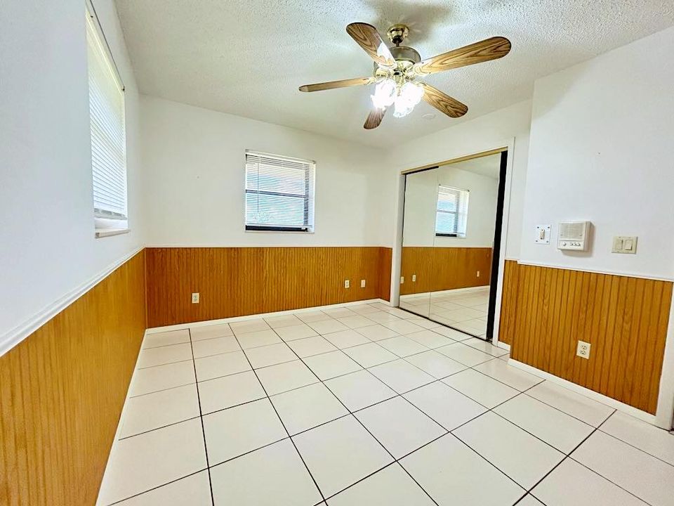 For Sale: $385,000 (2 beds, 2 baths, 2105 Square Feet)