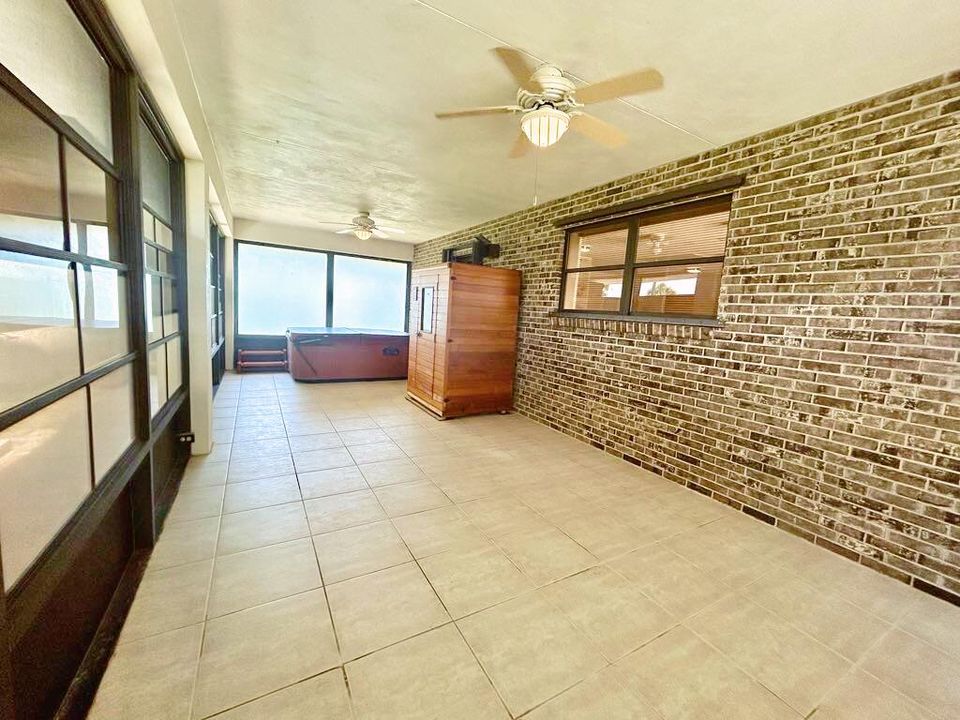 For Sale: $385,000 (2 beds, 2 baths, 2105 Square Feet)