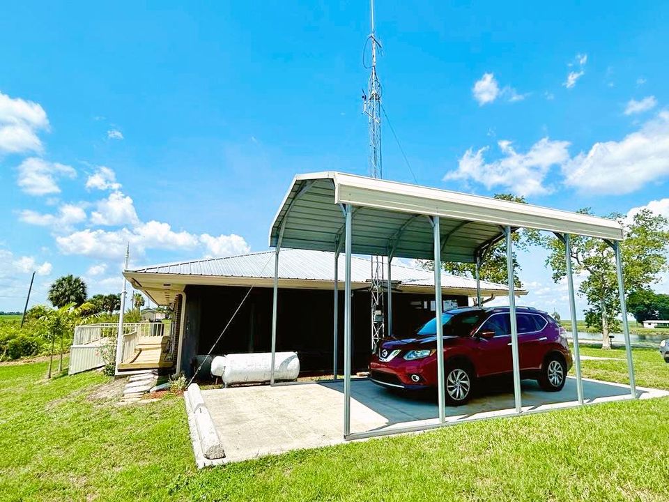 For Sale: $385,000 (2 beds, 2 baths, 2105 Square Feet)