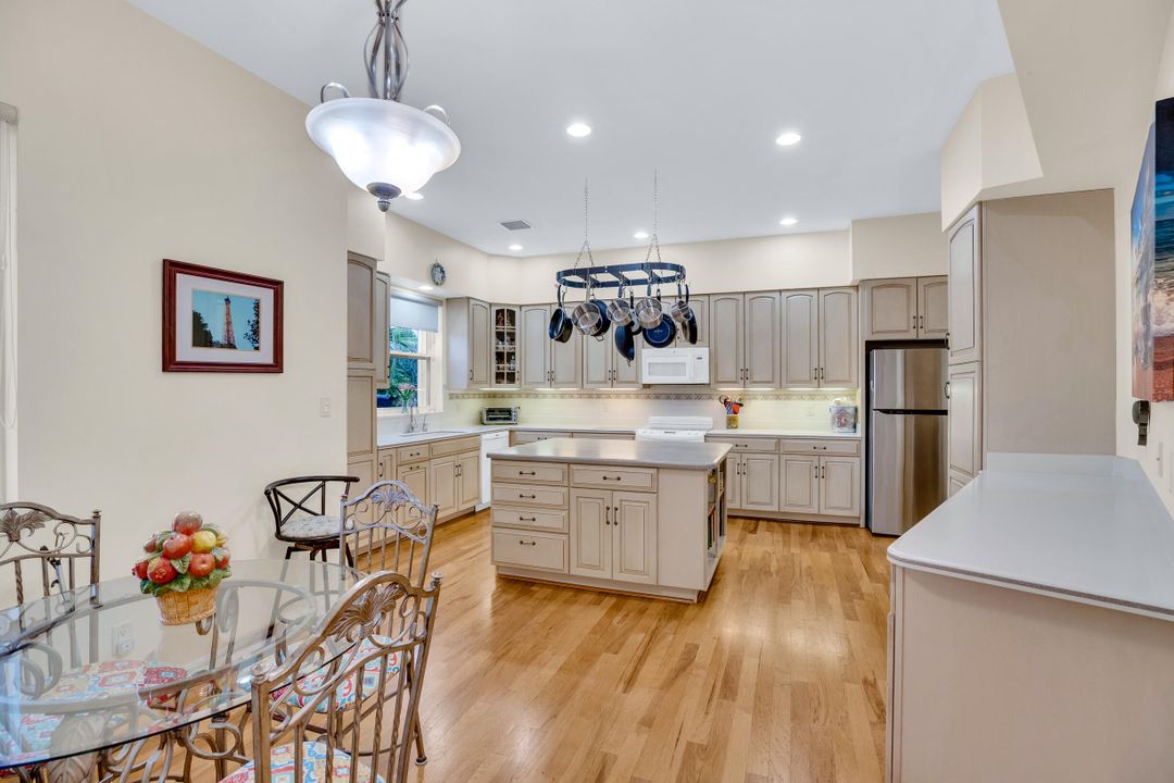 待售: $475,000 (3 贝兹, 2 浴室, 2247 平方英尺)