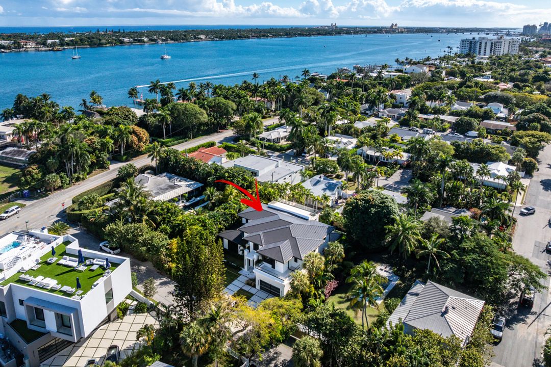 На продажу: $6,000,000 (5 спален, 5 ванн, 5147 Квадратных фут)