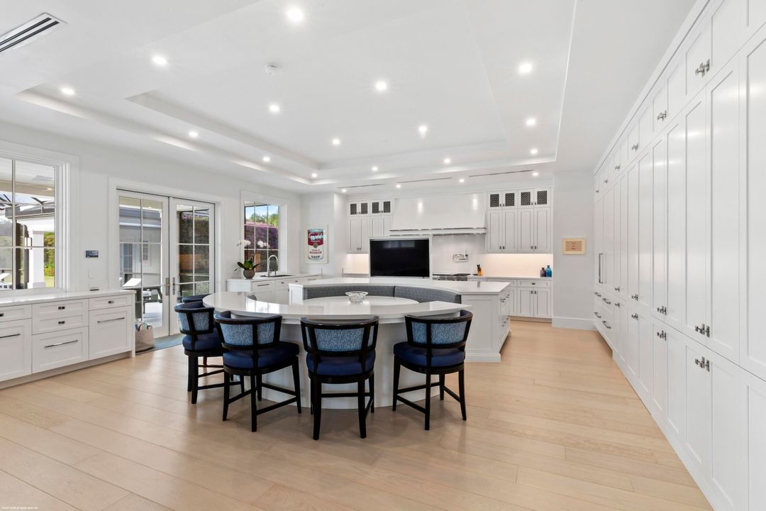 На продажу: $56,500,000 (5 спален, 7 ванн, 15029 Квадратных фут)