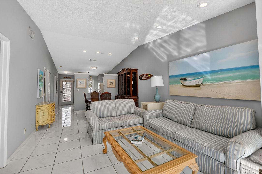 出租: $1,950 (2 贝兹, 2 浴室, 863 平方英尺)