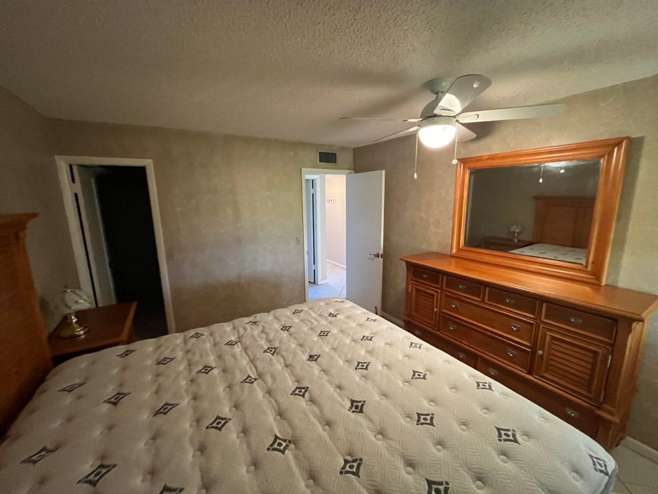 待售: $94,900 (2 贝兹, 2 浴室, 907 平方英尺)