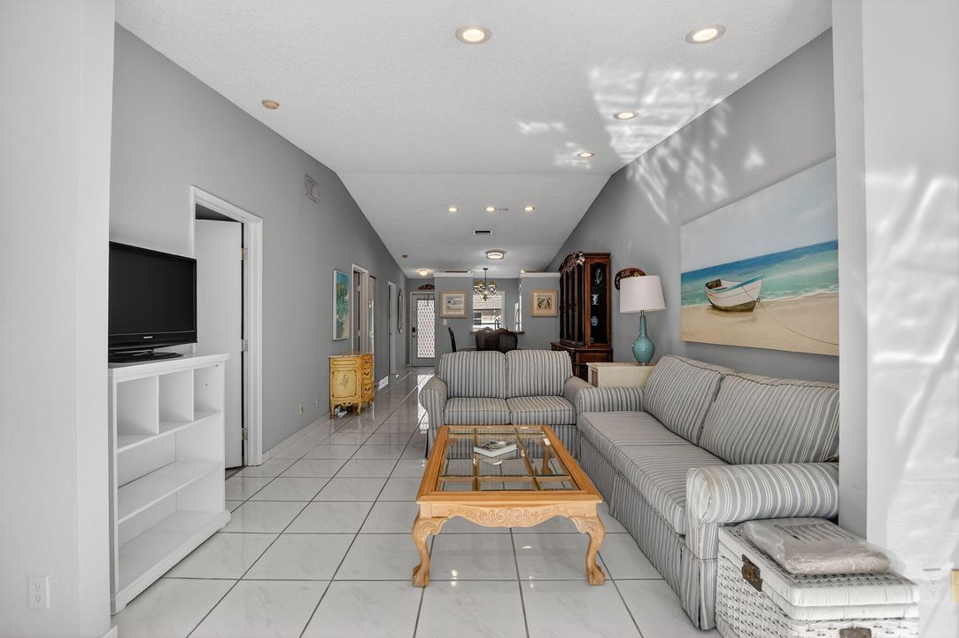 出租: $1,950 (2 贝兹, 2 浴室, 863 平方英尺)