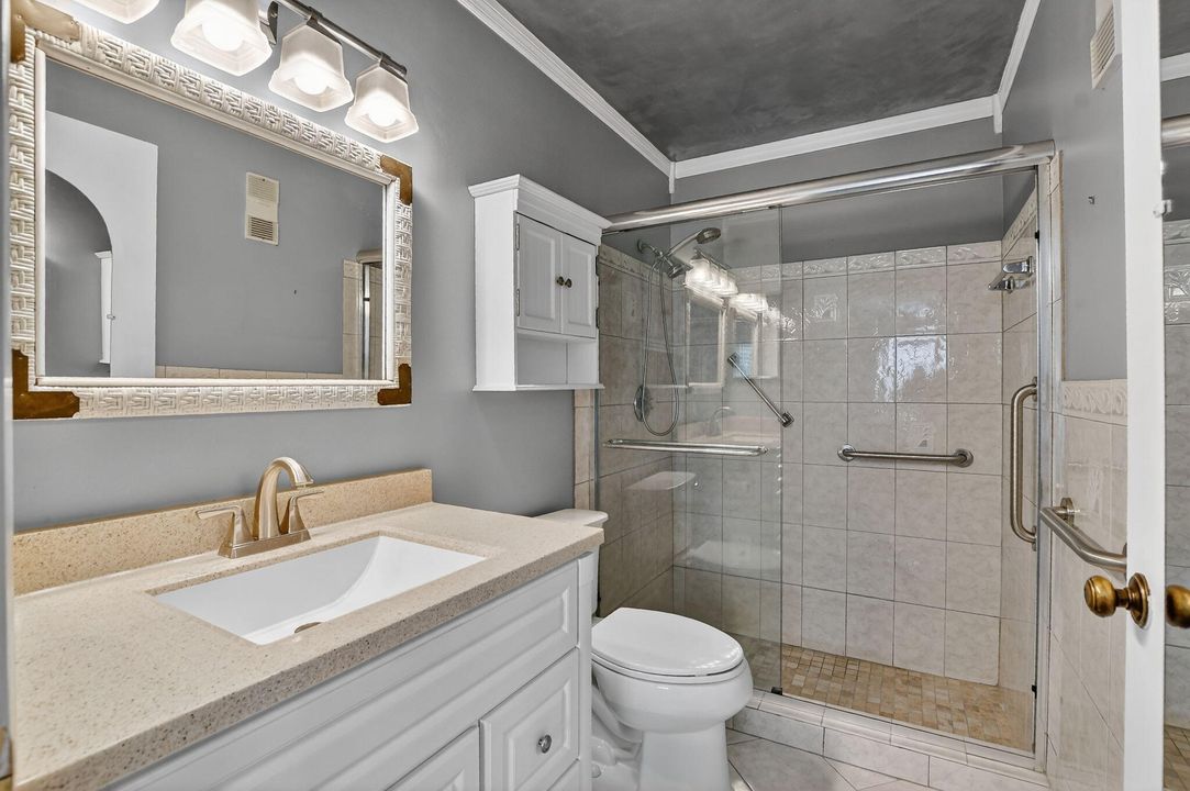 出租: $1,950 (2 贝兹, 2 浴室, 863 平方英尺)