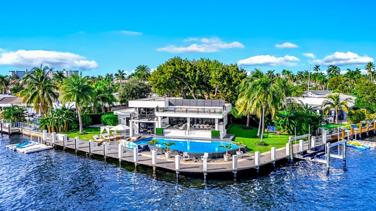 出租: $12,000 (3 贝兹, 2 浴室, 1634 平方英尺)