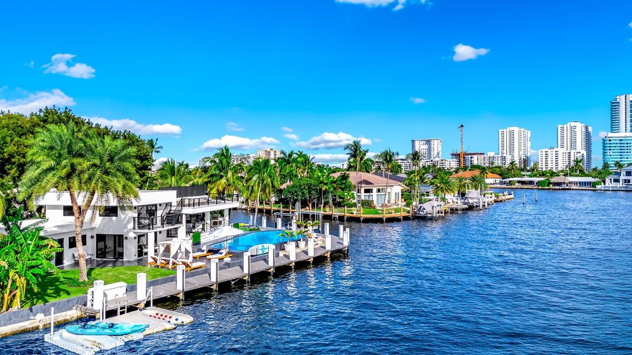 出租: $12,000 (3 贝兹, 2 浴室, 1634 平方英尺)