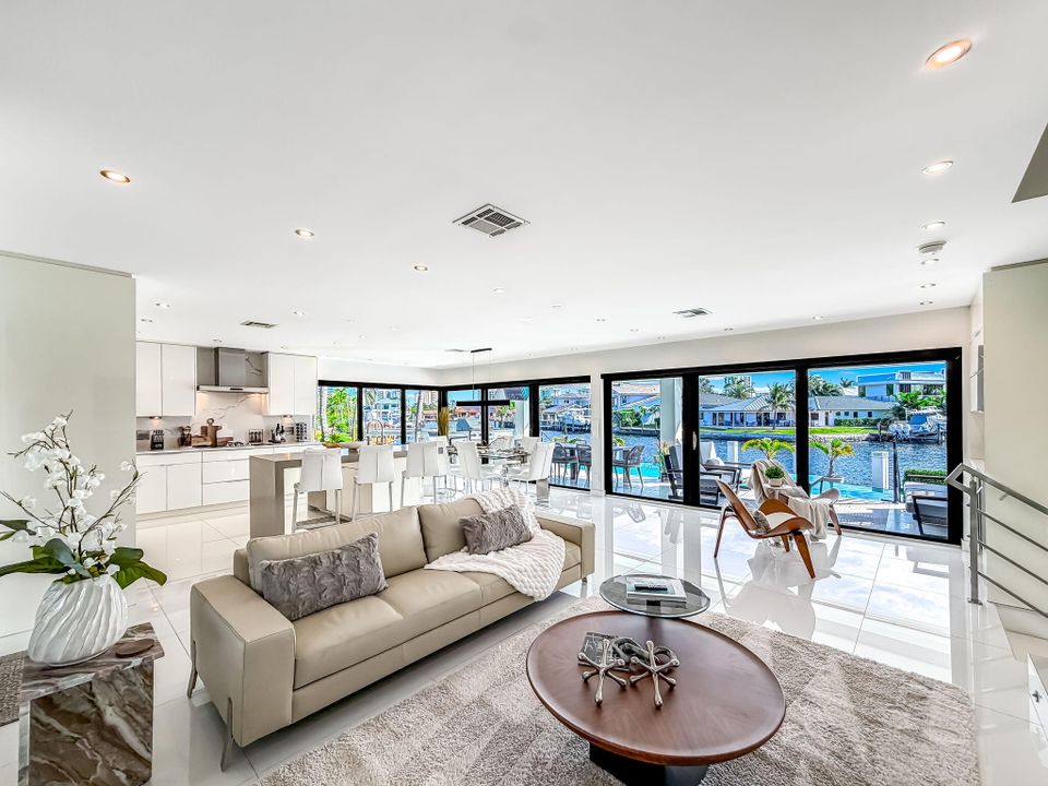 出租: $12,000 (3 贝兹, 2 浴室, 1634 平方英尺)