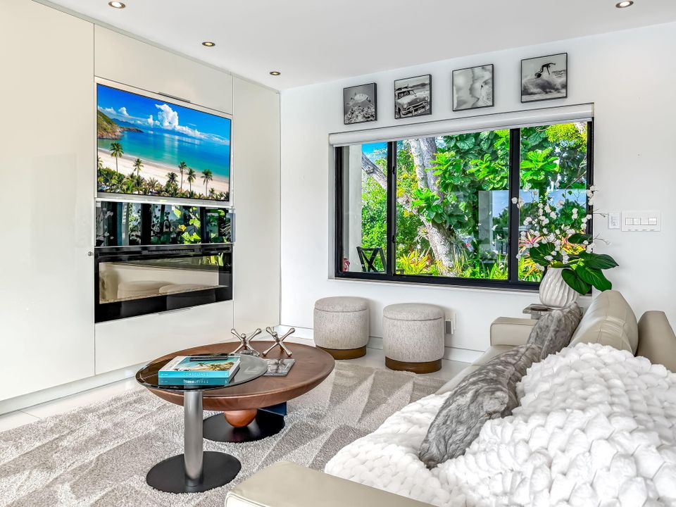 出租: $12,000 (3 贝兹, 2 浴室, 1634 平方英尺)