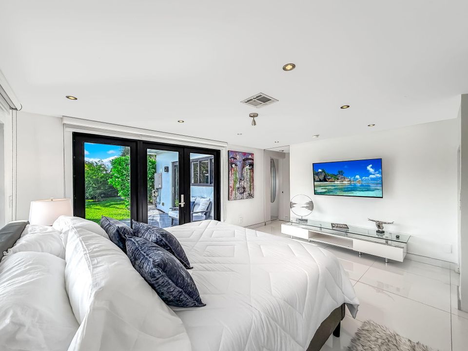 出租: $12,000 (3 贝兹, 2 浴室, 1634 平方英尺)