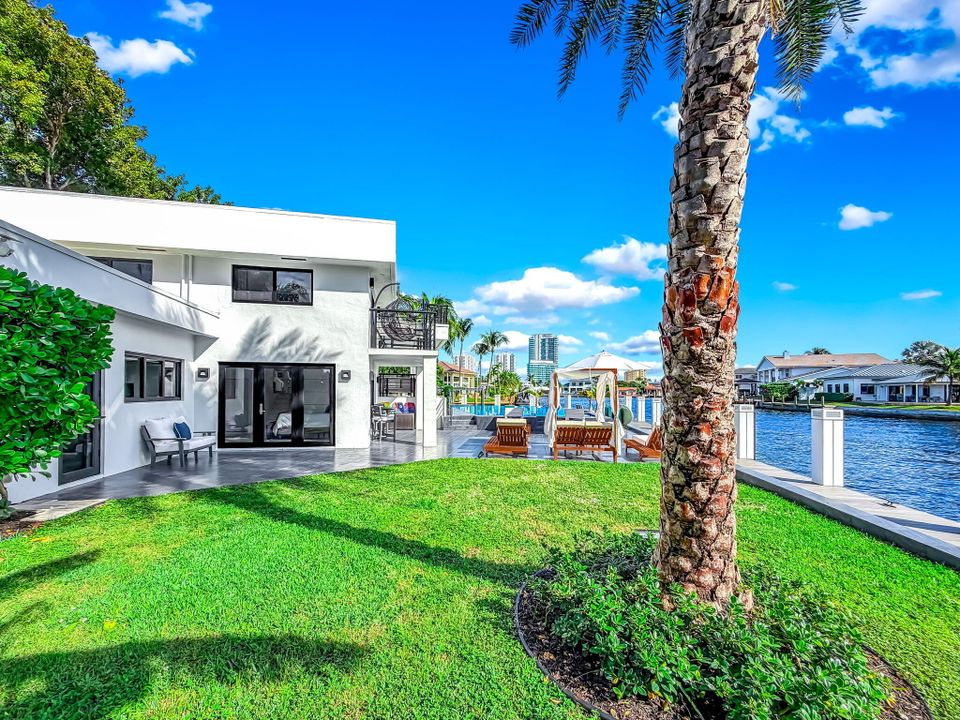 出租: $12,000 (3 贝兹, 2 浴室, 1634 平方英尺)