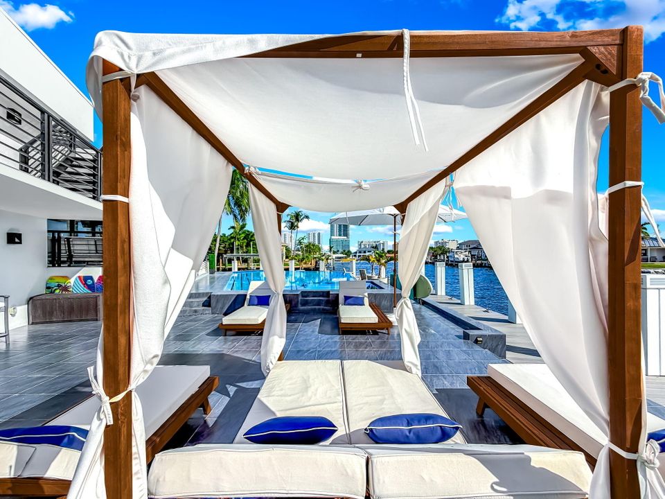 出租: $12,000 (3 贝兹, 2 浴室, 1634 平方英尺)