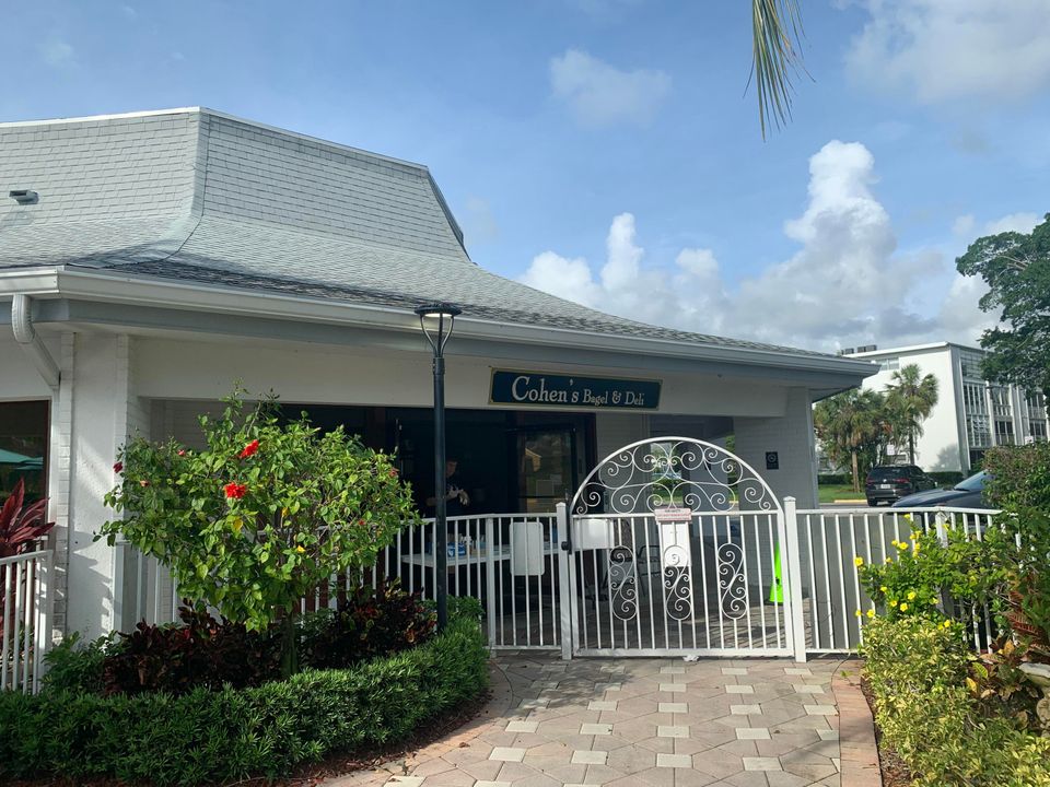 For Rent: $1,700 (1 beds, 1 baths, 700 Square Feet)