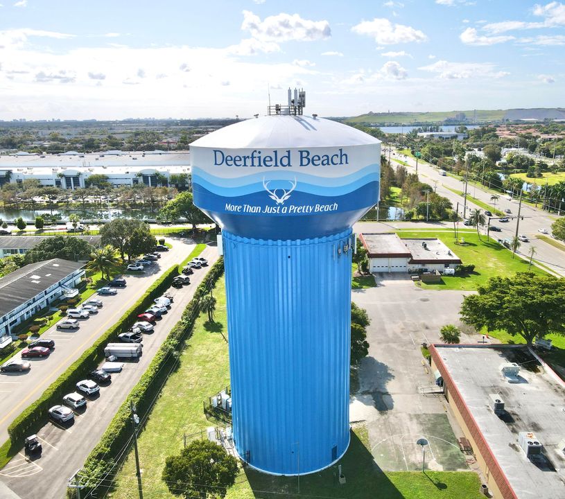 For Rent: $1,700 (1 beds, 1 baths, 700 Square Feet)