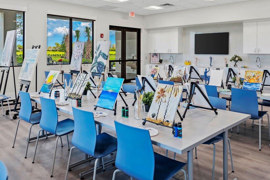 For Sale: $949,900 (3 beds, 2 baths, 2580 Square Feet)