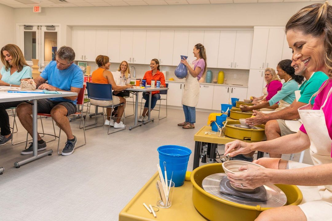 For Sale: $949,900 (3 beds, 2 baths, 2580 Square Feet)